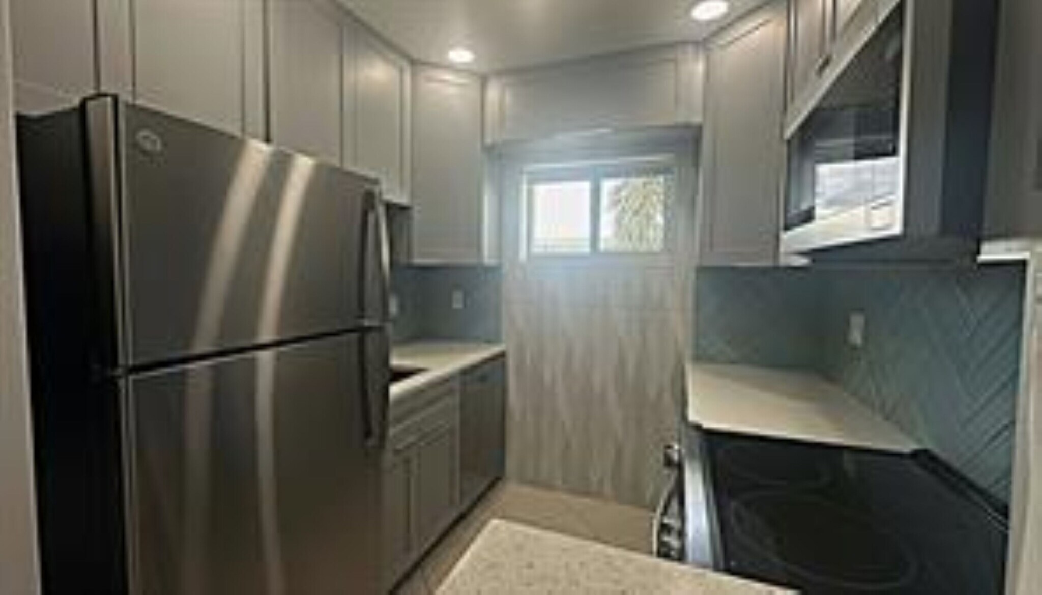 Building Photo - 2170 NE 51st Ct