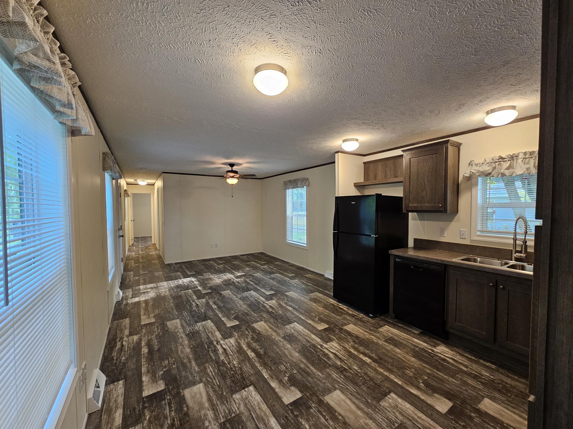 Building Photo - 12 Woodside Ln