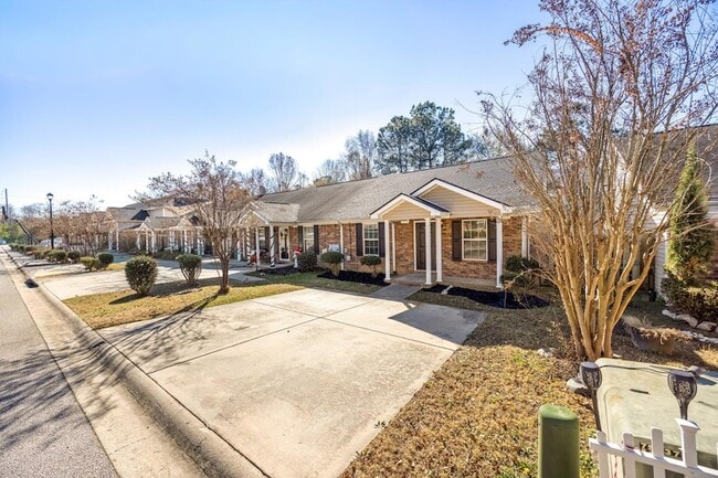 Building Photo - 638 Goodale Ln