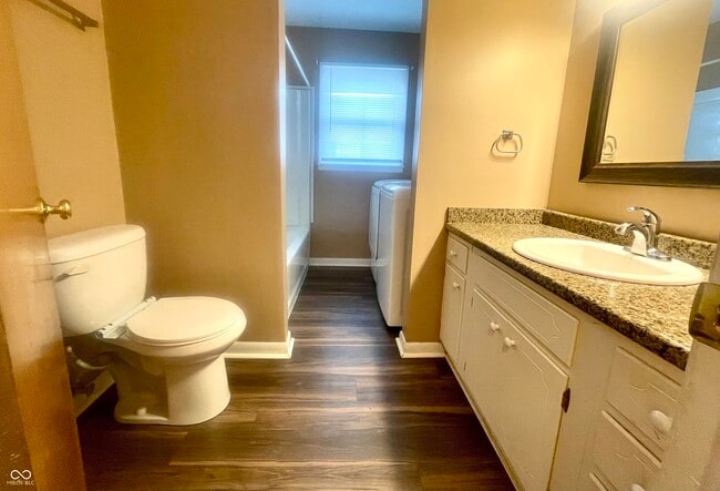 Building Photo - 3110 W Cypress Dr