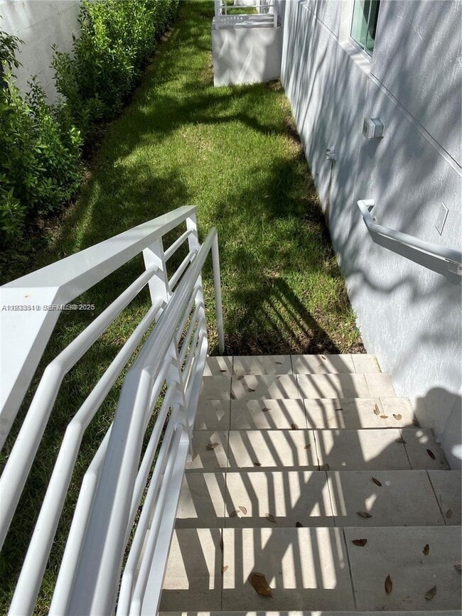 Building Photo - 2535 NE 193rd St