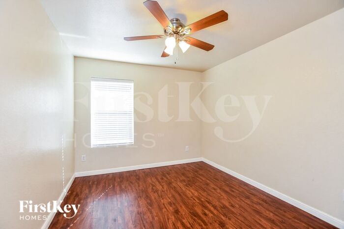 Building Photo - 12325 Arbor Lake Rd