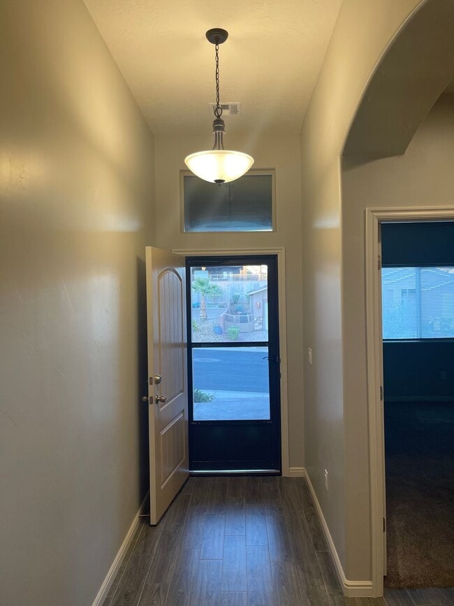 Building Photo - Home in Hayden Estates 3 bedroom, 2 bath with a 3 car garage