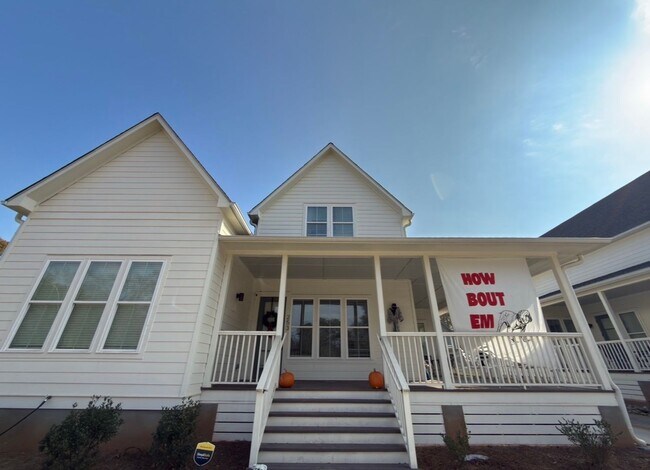 Building Photo - NEW CONSTRUCTION! NOW LEASING FOR AUGUST 2026!