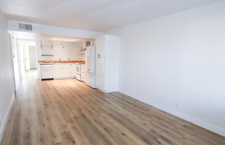 Building Photo - 9647 Spyglass Ave