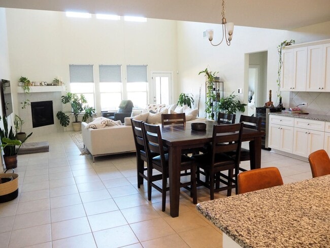 Building Photo - 4317 Swallow Dr