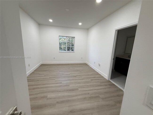 Building Photo - 8132 SW 17th Ct