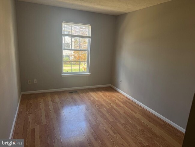 Building Photo - 2140 Bristol Dr