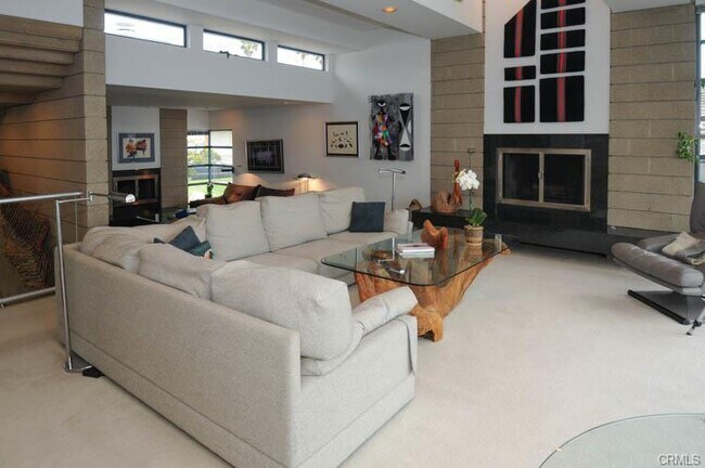 Building Photo - Custome Built Home With Ocean Views