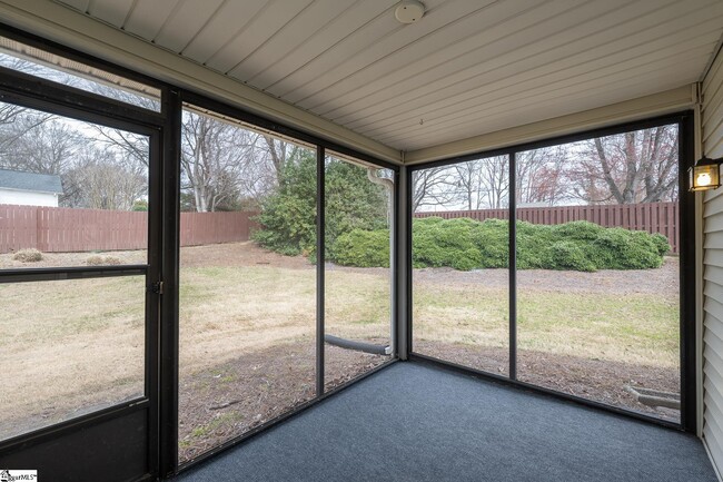 Building Photo - 97 Jamestowne Way