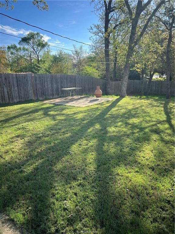 Building Photo - 808 Val Verde Dr