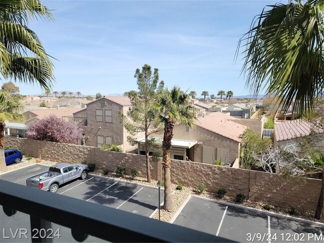 Building Photo - MIDRISE 2 BED, 2 BATH CONDO IN GUARD-GATED...