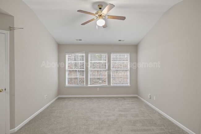 Building Photo - 400 Berlin Way