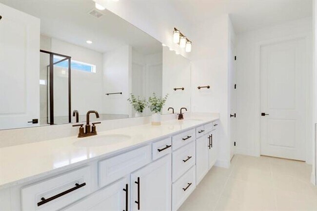 Building Photo - 10362 Northbrook Cir
