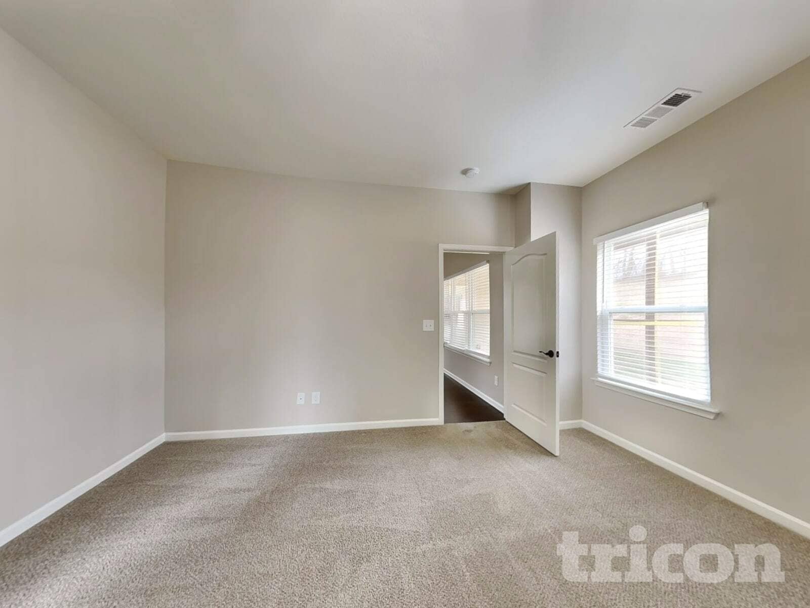 Building Photo - 616 Fredericksburg Dr