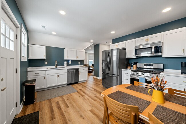 Building Photo - 80 W Geneva St