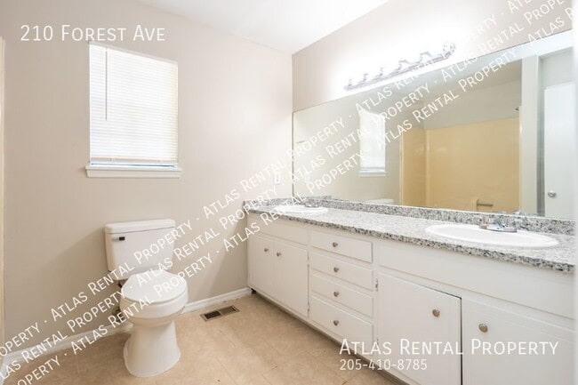 Building Photo - 210 Forest Ave