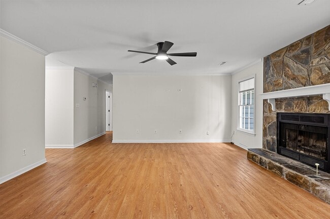 Building Photo - 3BR Ranch in Starr’s Mill District with great backyard!