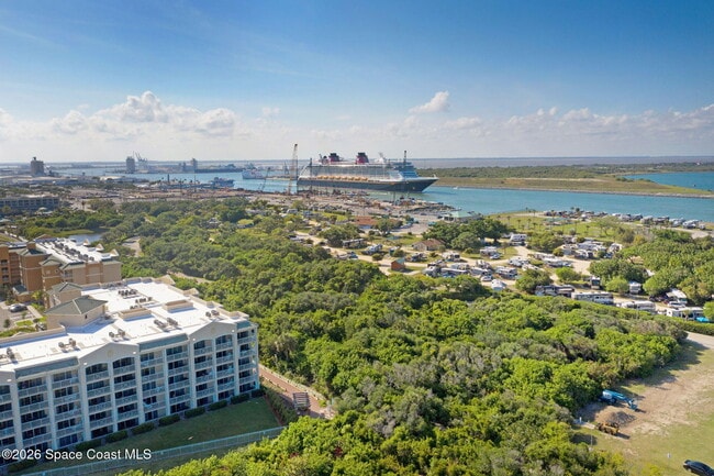 Building Photo - 606 Shorewood Dr