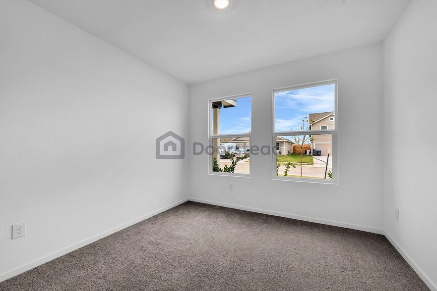 Building Photo - 3012 Yellow Pine Ave