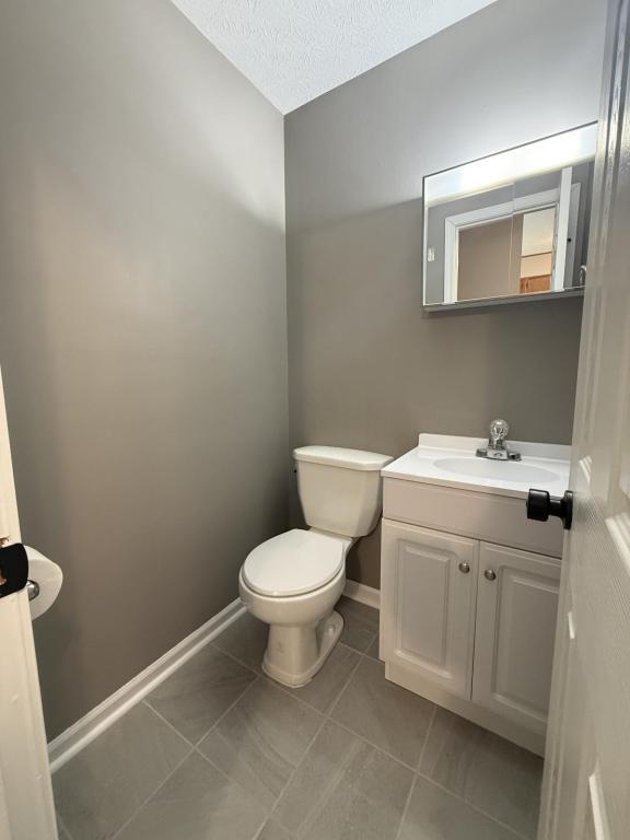 Building Photo - 1240 Clear Ridge Ln