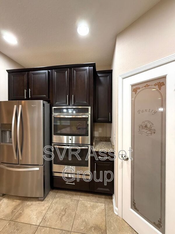 Building Photo - 641 Glendale Ln