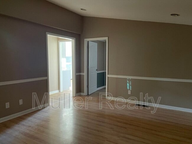Building Photo - 2247 Woodby Rd
