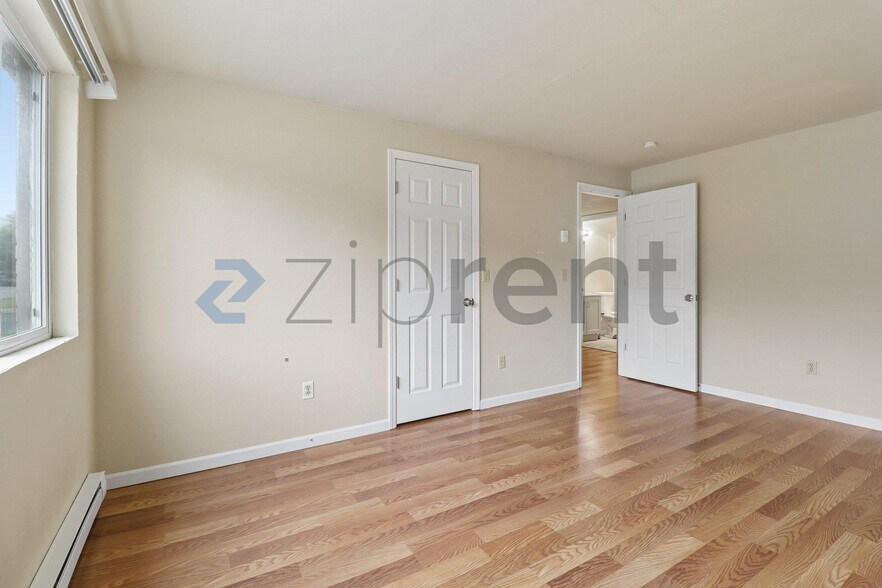 Building Photo - Unit 1