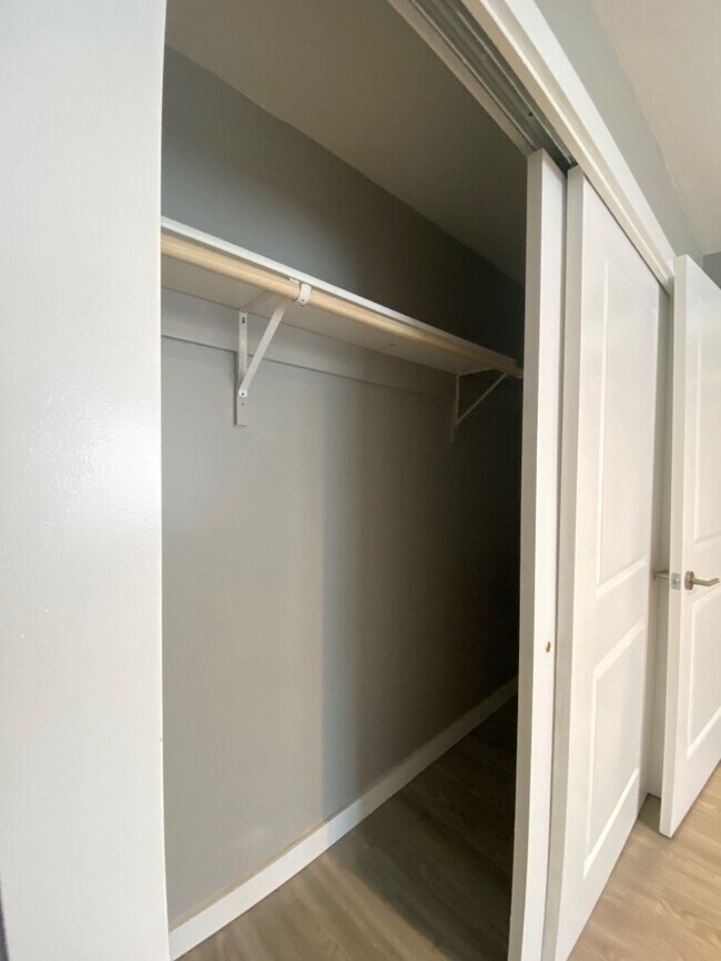 Building Photo - 7132 47th Ave SW