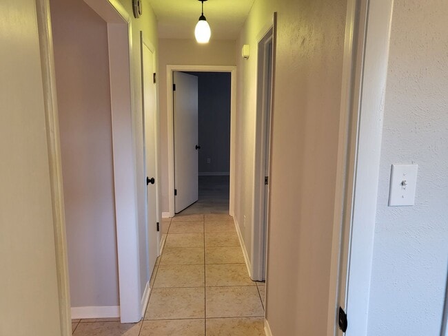 Building Photo - 1713 Chip-N-Dale Dr