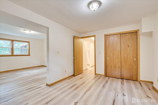 Building Photo - 23 Cardownie St