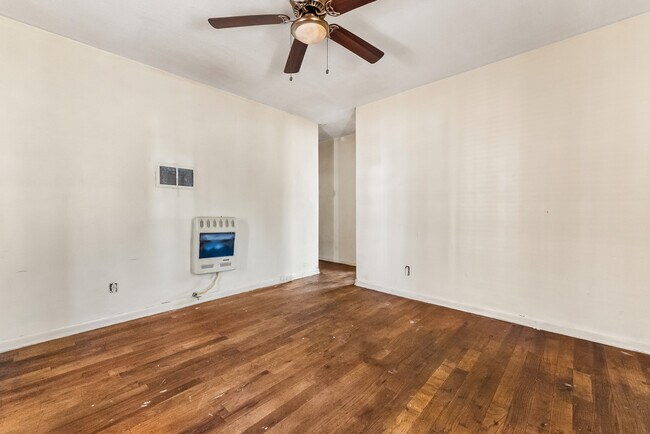 Building Photo - 932 Lewis St