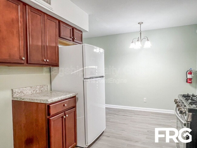 Building Photo - 111 W 15th St