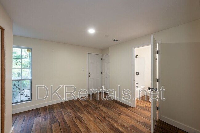 Building Photo - 3536 Kennesaw Station Dr