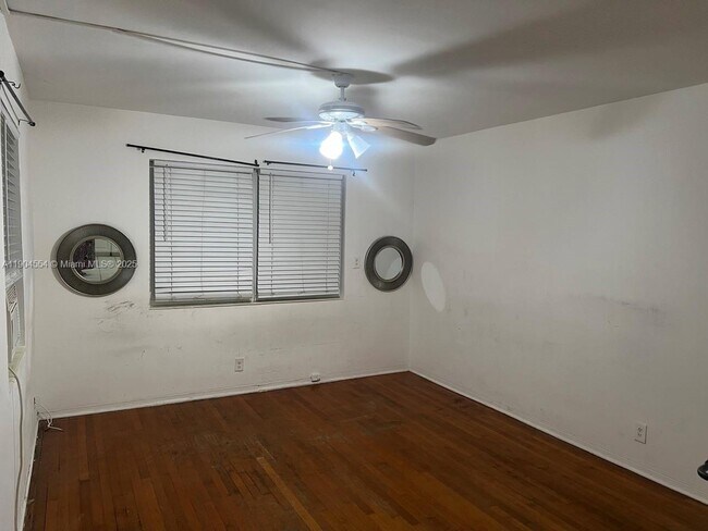 Building Photo - 1931 Jefferson St