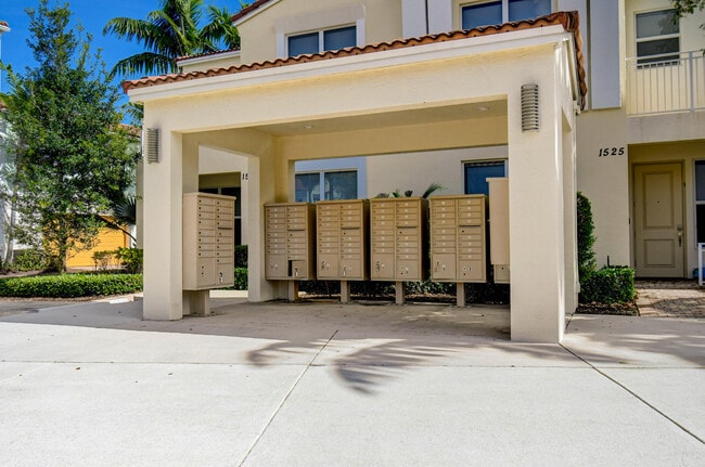 Building Photo - 4930 NW 15th Ave