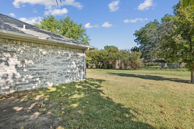 Building Photo - 110 Lee St