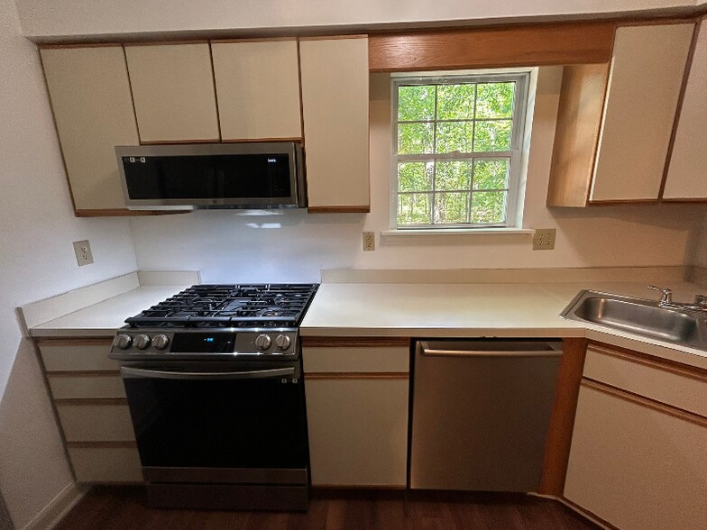 Building Photo - 469 Summerwalk Cir