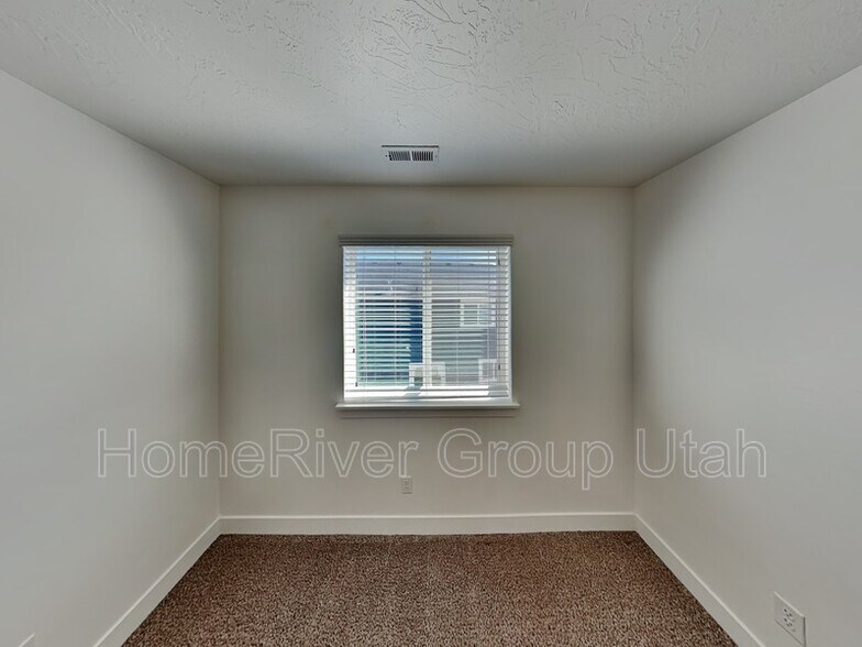 Building Photo - 836 E 340 S