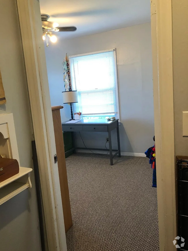 Building Photo - Newly Remodeled