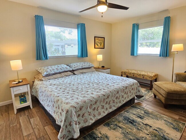 Building Photo - 426 Pineview Dr
