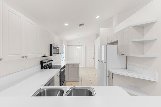 Building Photo - 1815 Barnstable Rd