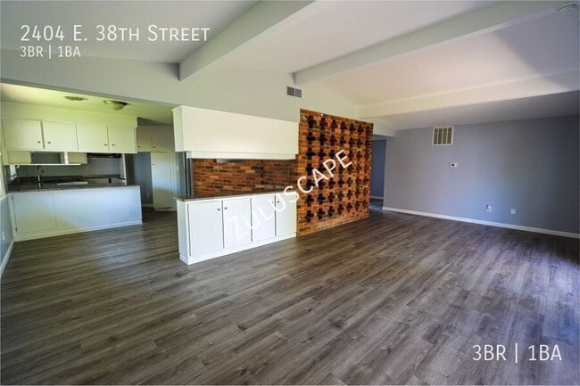 Building Photo - 2404 E 38th St