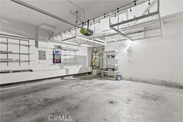 Building Photo - 3336 E Rosedale Ln