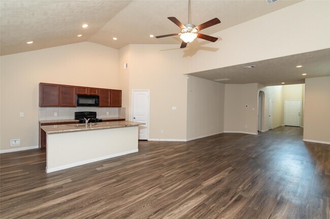 Building Photo - 9522 Yellow Rose Dr