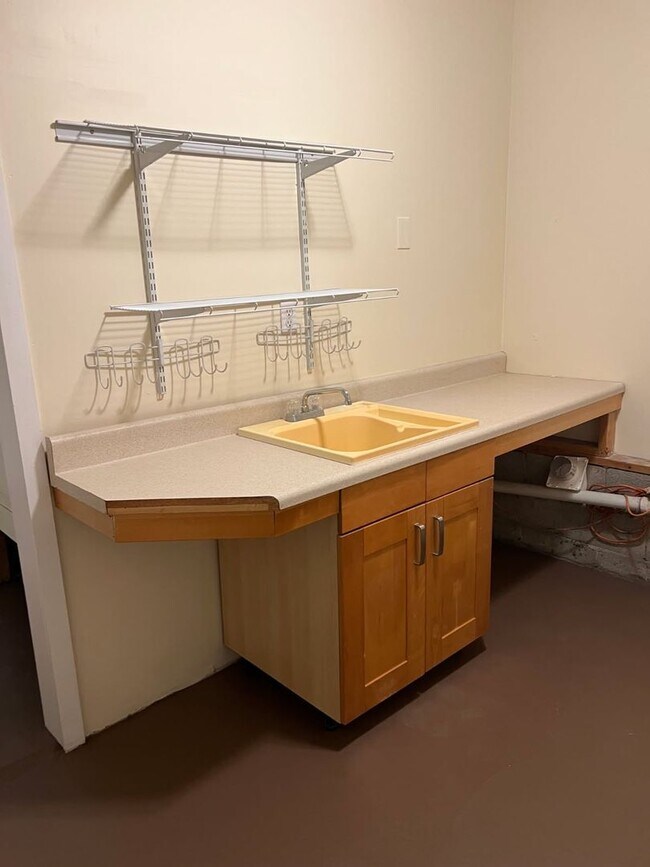 Building Photo - LAKELAND HOMES