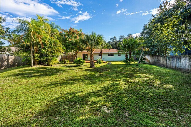 Building Photo - Port Orange 3 bed, 1.5 bath home directly ...