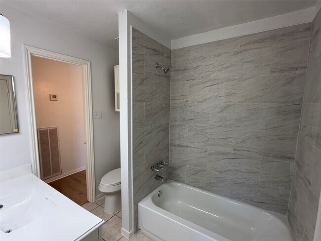 Building Photo - 4807 Maurita Dr