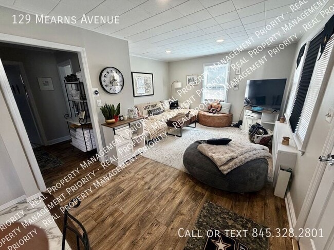 Building Photo - 129 Mearns Ave