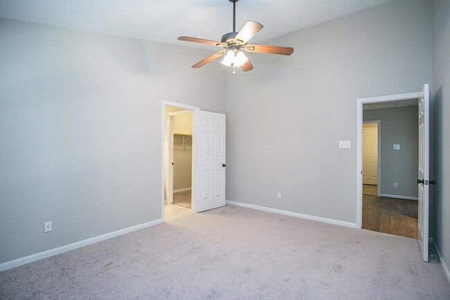 Building Photo - 6 Tranquil Glade Pl